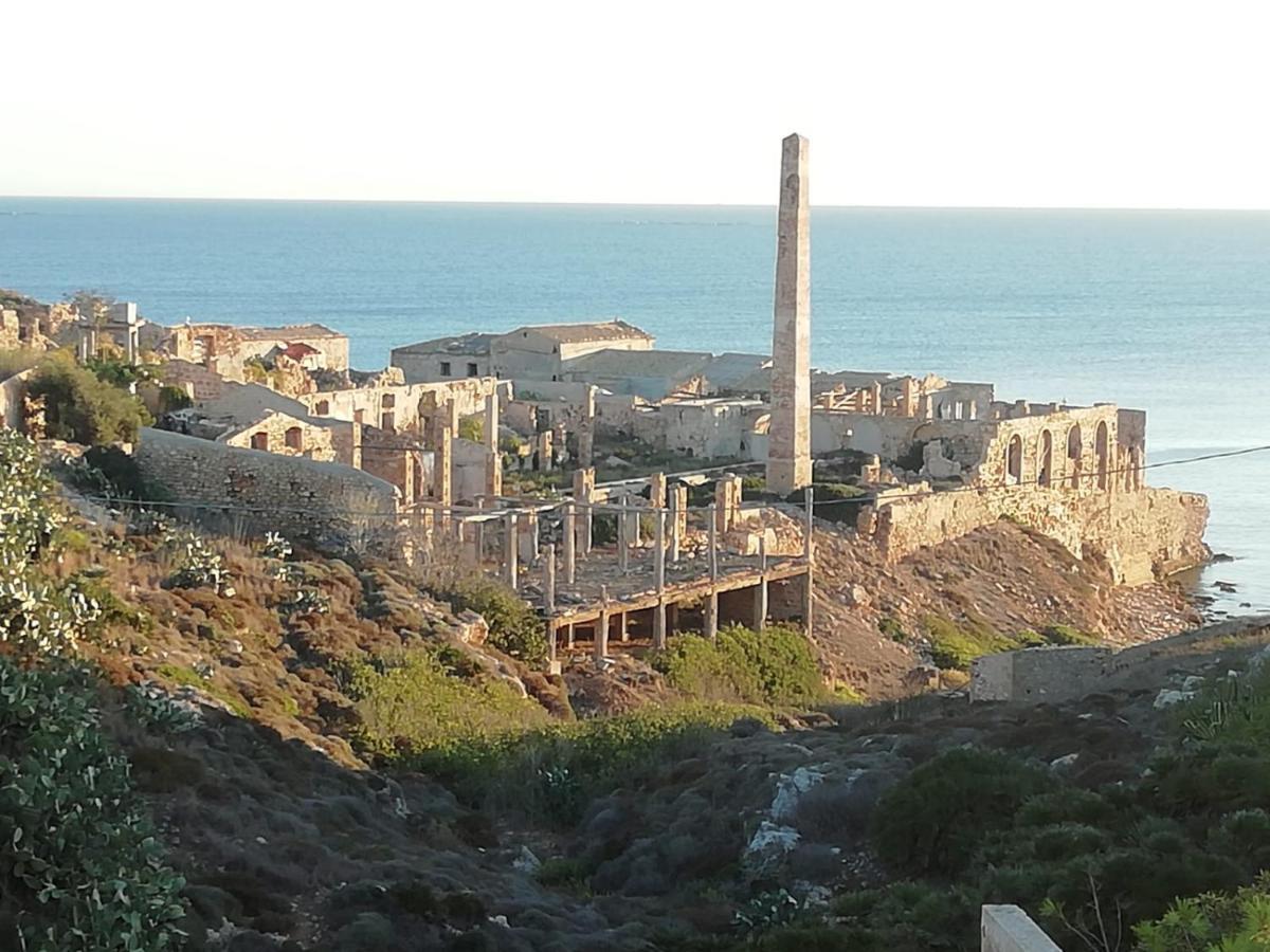 La Trinacria Di Capo Passero Portopalo Di Capo Passero Buitenkant foto