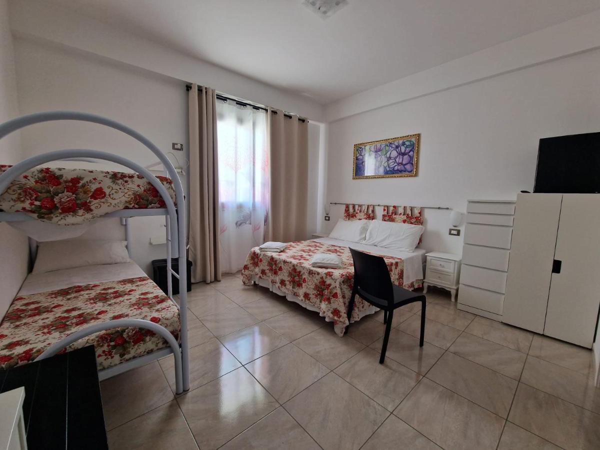 La Trinacria Di Capo Passero Portopalo Di Capo Passero Buitenkant foto